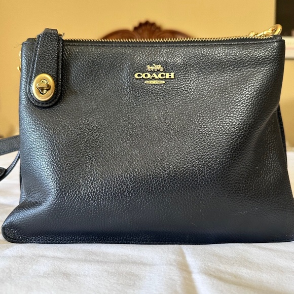 Coach Pebble Leather Purse in Black - Picture 1 of 8